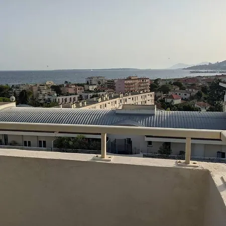 Beautiful Rooftop With Terrace And Sea View. * Antibes