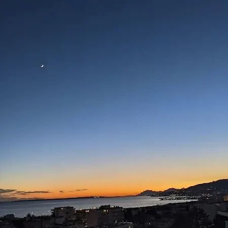 Beautiful Rooftop With Terrace And Sea View. Apartmán