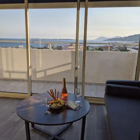Beautiful Rooftop With Terrace And Sea View. Apartment *