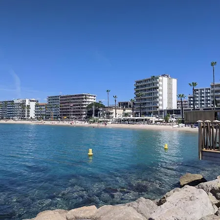 Beautiful Rooftop With Terrace And Sea View. Antibes